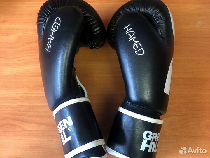 Боксерские перчатки