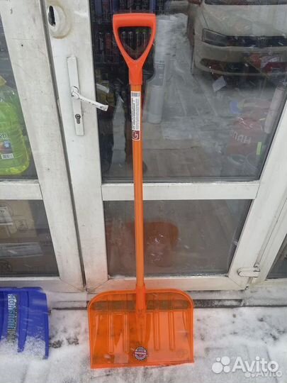 Лопата для снега из поликарбоната