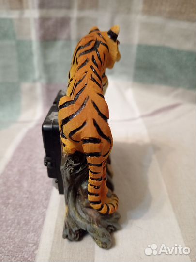 Настольные часы тигр 10 на 11 см