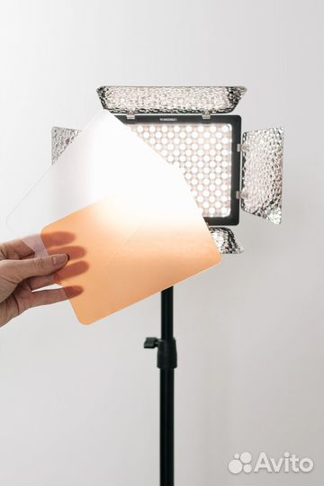 Видеосвет Yongnuo 300 III + Весь Комплект