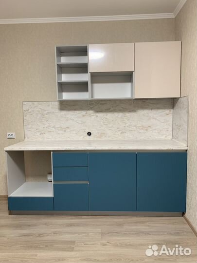 Кухонный гарнитур. Кухня без ручек ксп:14591