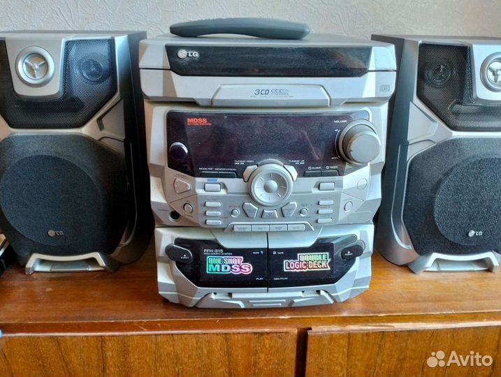 Музыкальный центр