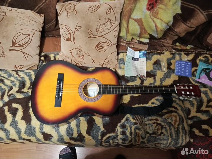 Акустическая гитара