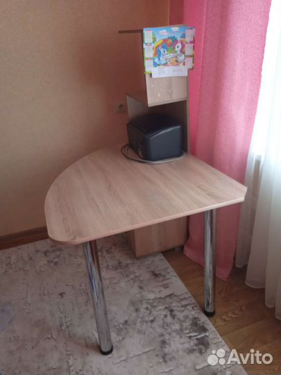 Письменный стол для школьника бу