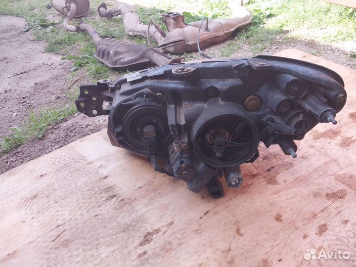 Фара передняя правая субару импреза GG лиса