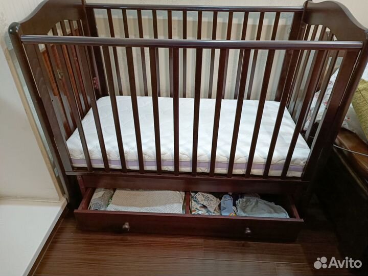 Детская кровать Гандылян Ванечка с маятником
