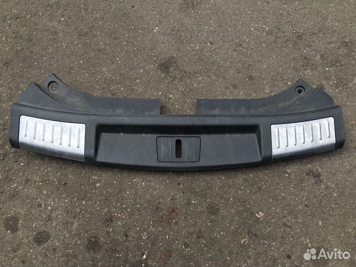 Накладка задней панели Cadillac SRX II 09-16