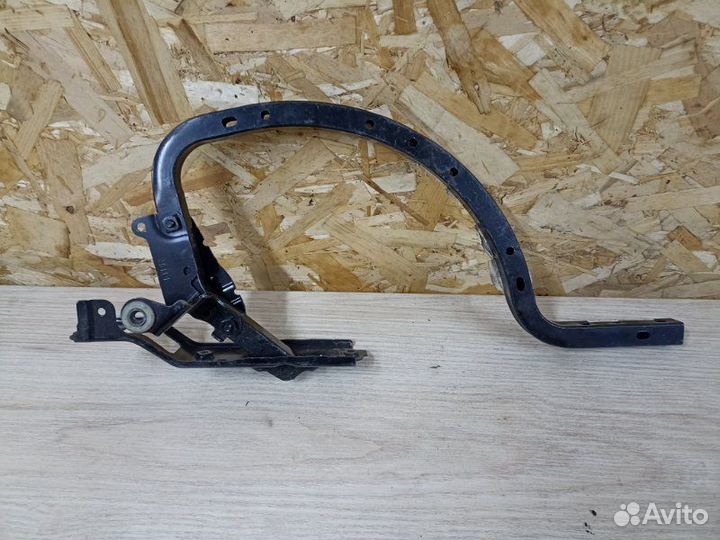 Петля багажника правая Toyota Camry XV70 2018