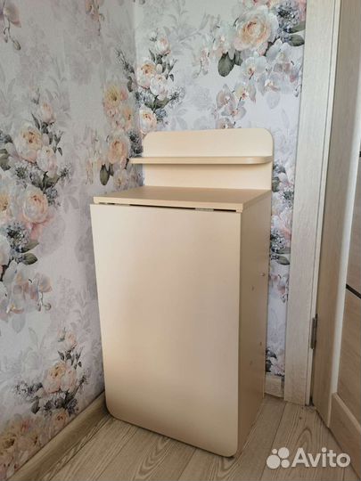 Стол маникюрный