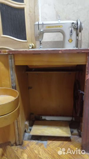Швейная машина подольск ножная, шьёт даже бризент