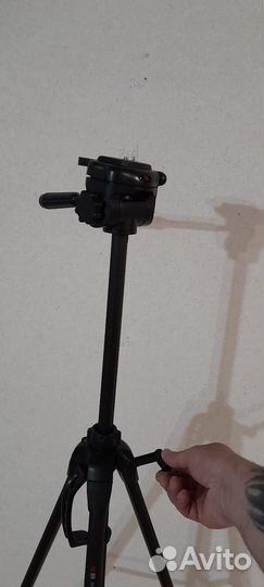 Штатив для видеокамеры и телефона