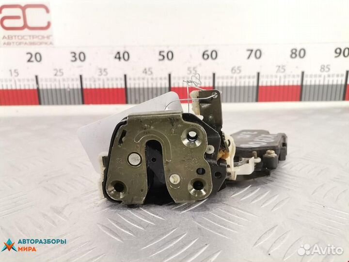 Замок двери задней правой Subaru Impreza