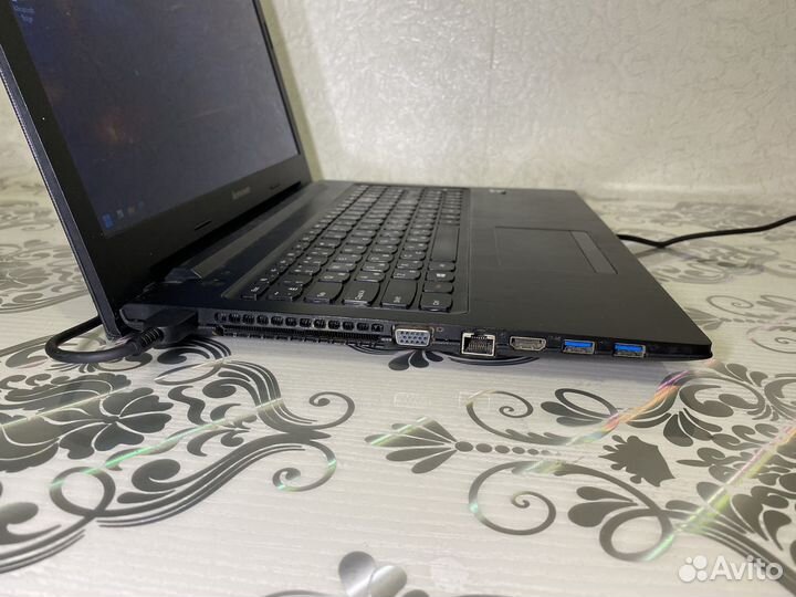 Игровой ноутубк lenovo 2 видеокарты/4 ядра/8gb