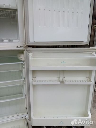 Холодильник Stinol