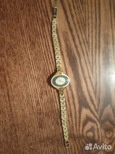 Часы наручные механические женские