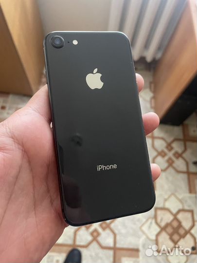 iPhone 8, 64 ГБ