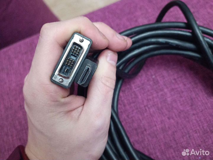 Кабель для компьютера DVI