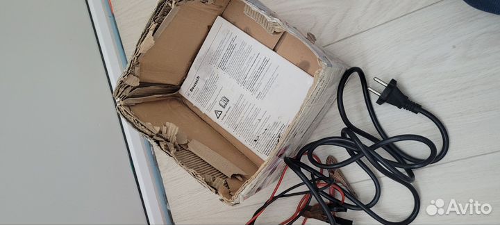 Автомобильное зарядное устройство