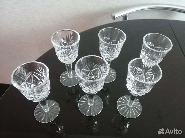 Хрустальные рюмки