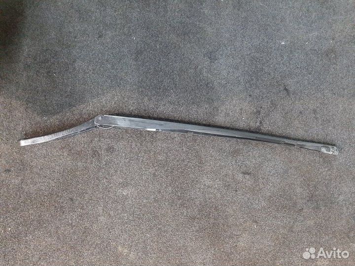 Поводок стеклоочистителя передний правый Bmw