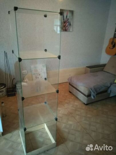 Стеклянная витрина