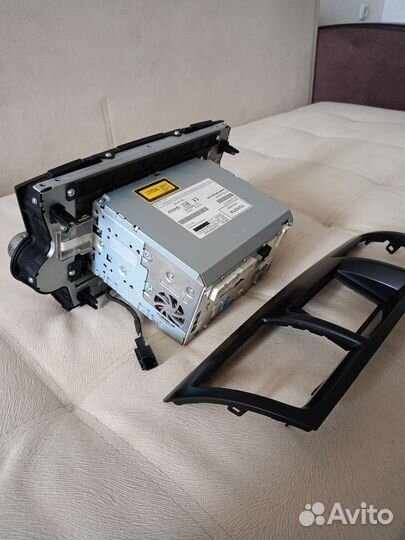 Продам автомагнитолу Toyota Highlander 2013