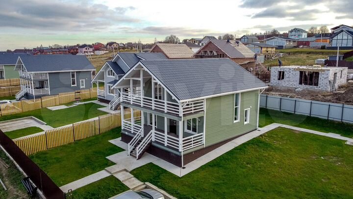 Коттедж 216 м² на участке 8 сот.