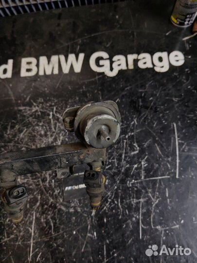 Топливная рампа бмв Bmw 730 E32 M30 1989