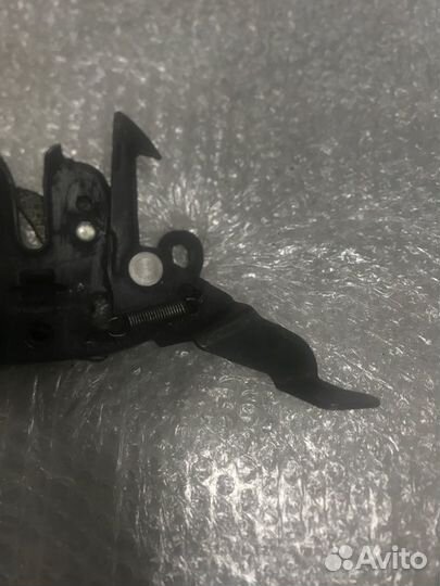 Замок капота передний Nissan Sunny WHA32 VQ30DE