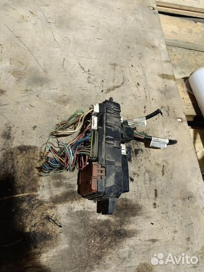 Mitsubishi space star блок предохранителей салонны