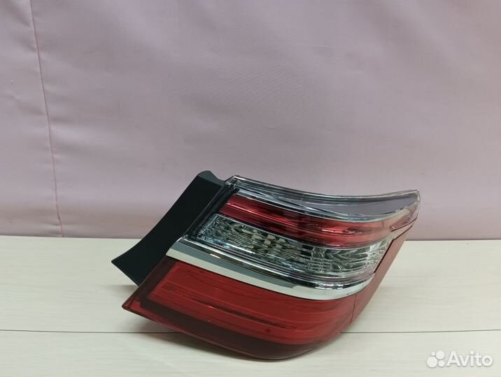 Фонарь правый внешний Toyota Camry 7 хв50 11-17