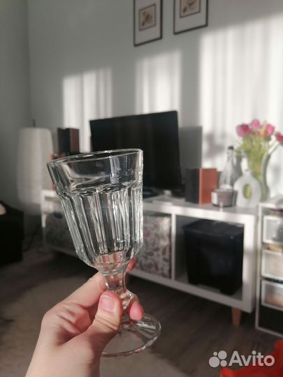 Стаканы, бокалы, фужеры, стопки