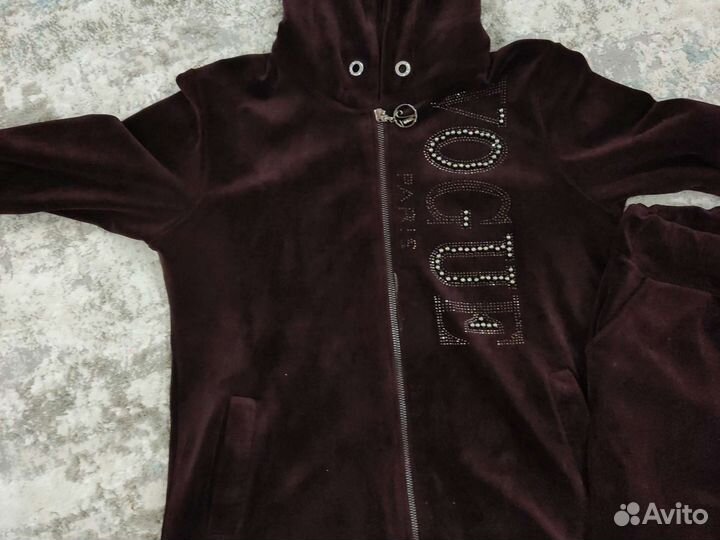 Велюровый спортивный костюм