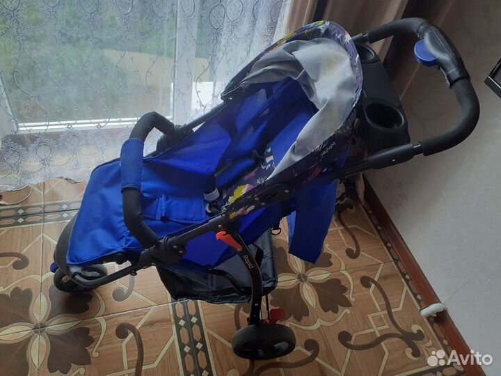 Прогулочная коляска