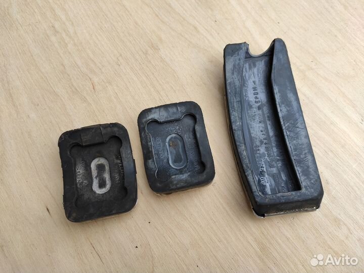 Накладки на педали