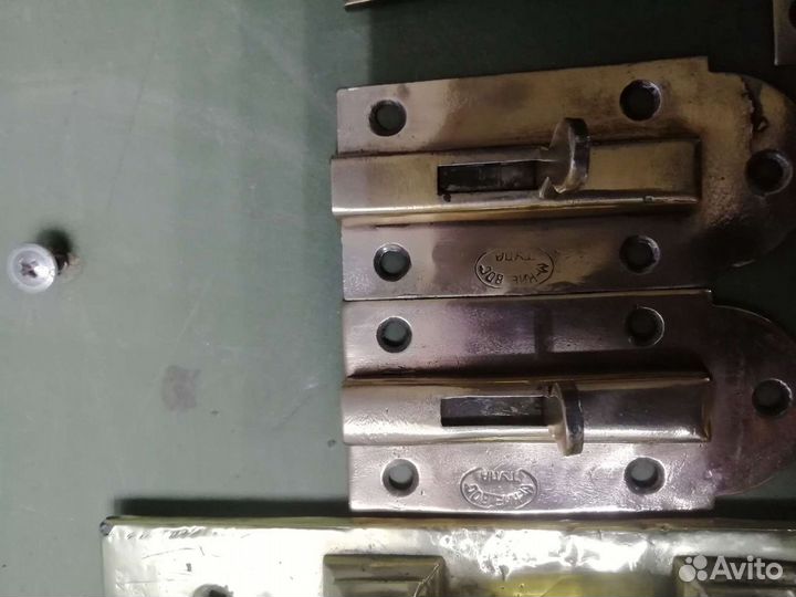 Ручки, шпингалеты, задвижки, замки