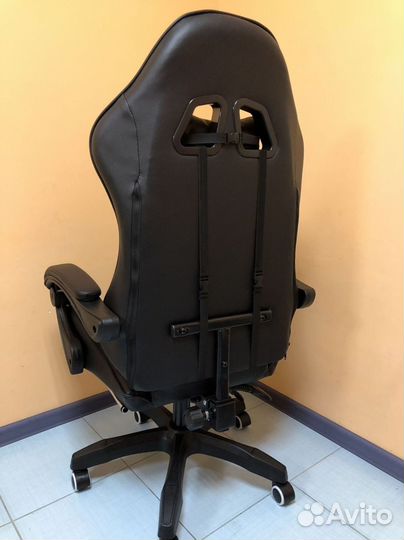 Компьютерное игровое кресло геймерское с массажем