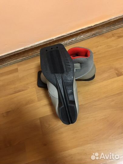 Детские лыжные ботинки на липучках