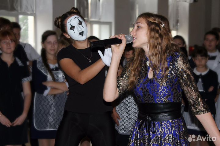 Бэк вокалист