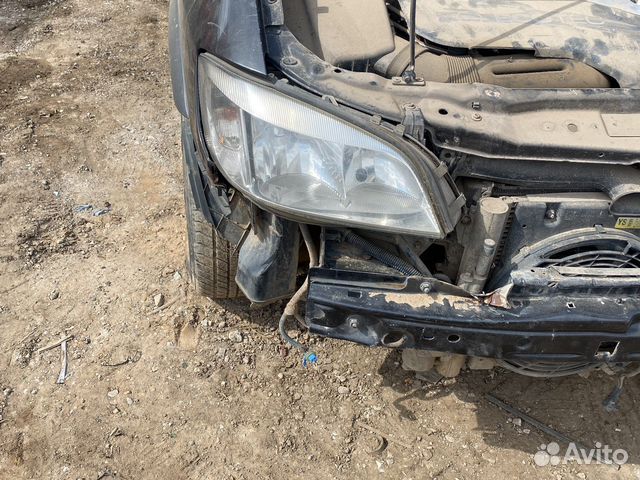 Фара Opel zafira