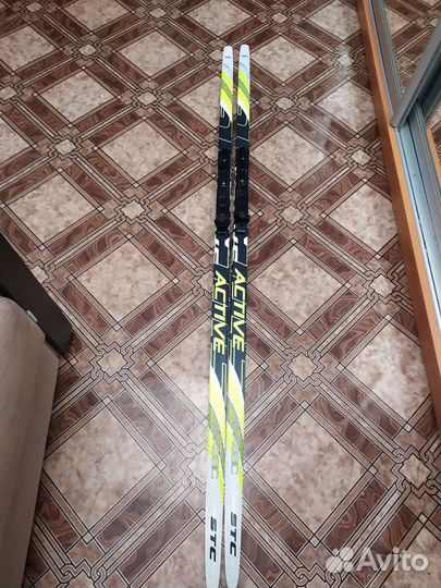 Беговые лыжи с креплением