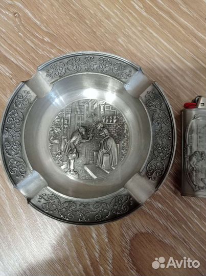 Оловянная пепельница и зажигалка