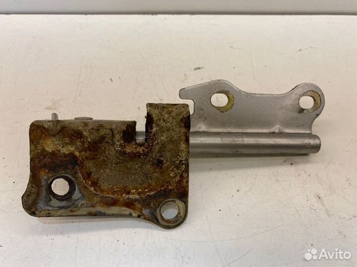 Петля капота левая Kia Shuma лифтбек S6D 2003