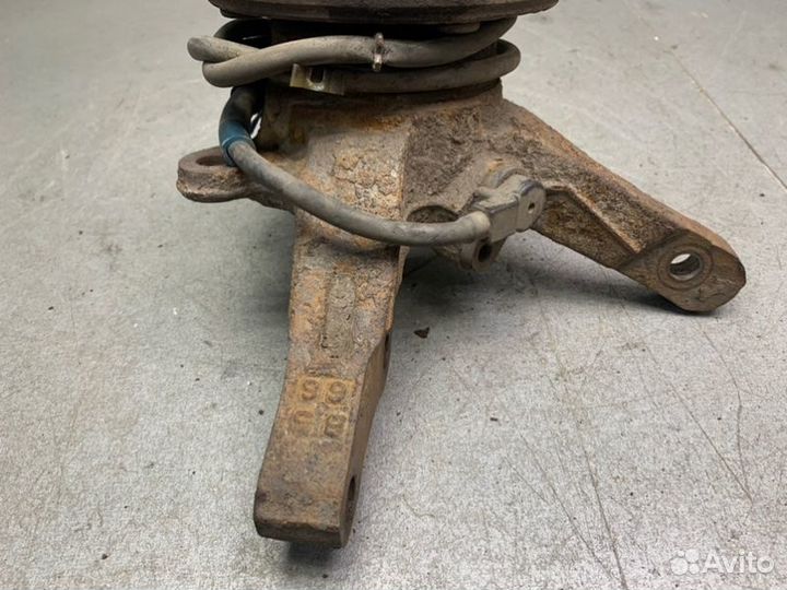 Кулак поворотный передний правый Mitsubishi Lancer