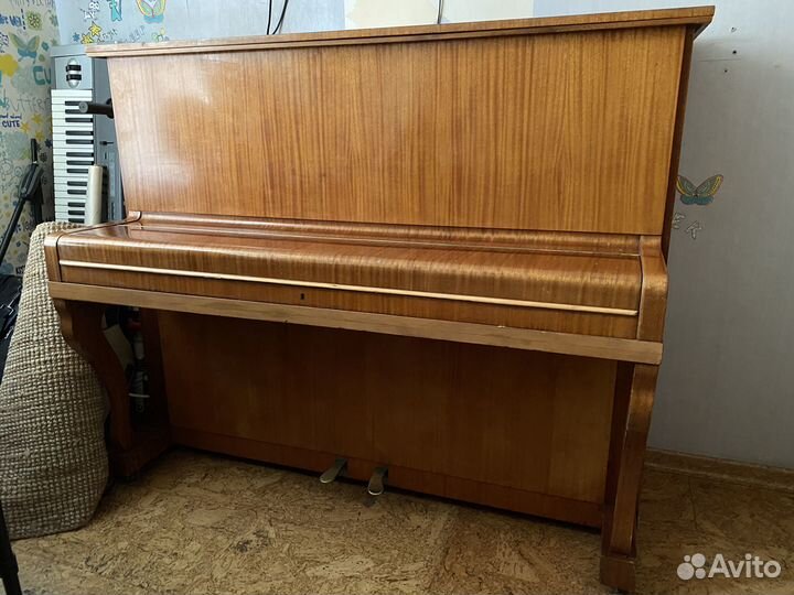 Фортепиано Legnica