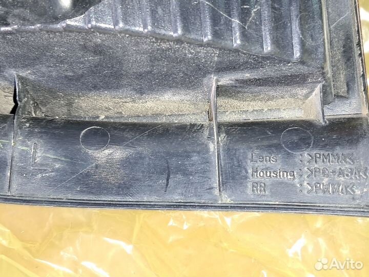 Фонарь задний левый toyota corolla Runx.Allex