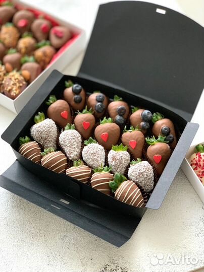 Набор из 20 клубник в шоколаде
