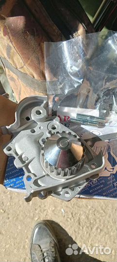 Водяная помпа renault