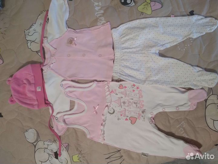 Комплект на выписку для девочки