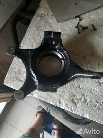 Кулак поворотный